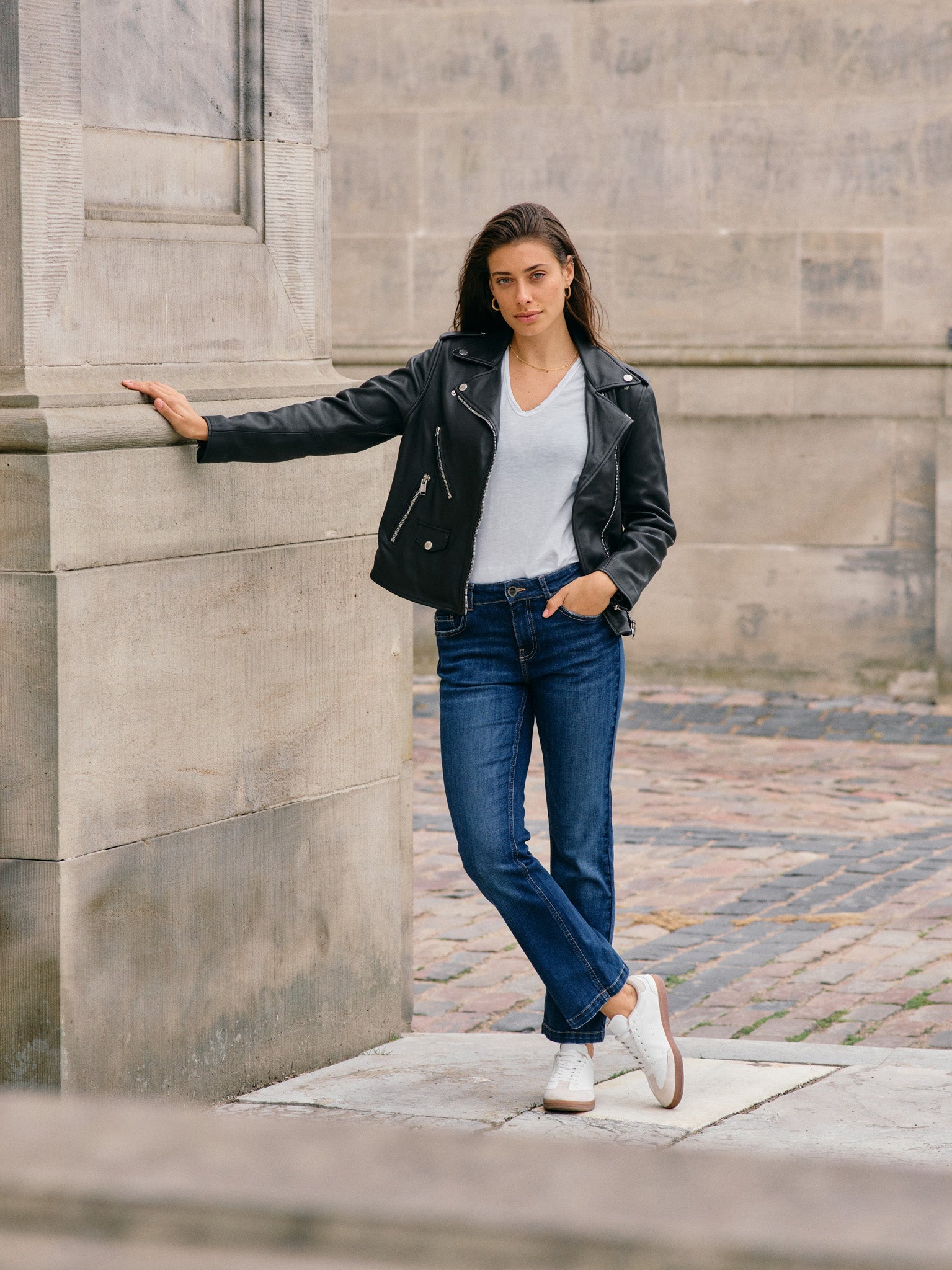 Modelshot / Black / Detail